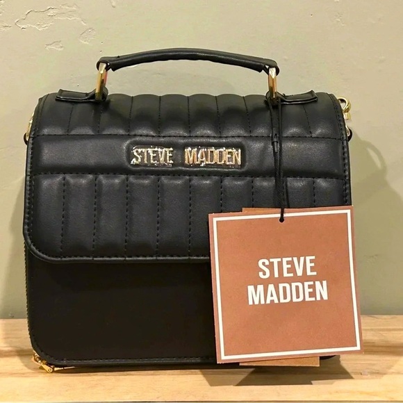 NWTS STEVE MADDEN BSAUL BLACK QUILTED CROSSBODY. MULTICOLORED LOGO STRAP. - Picture 7 of 10